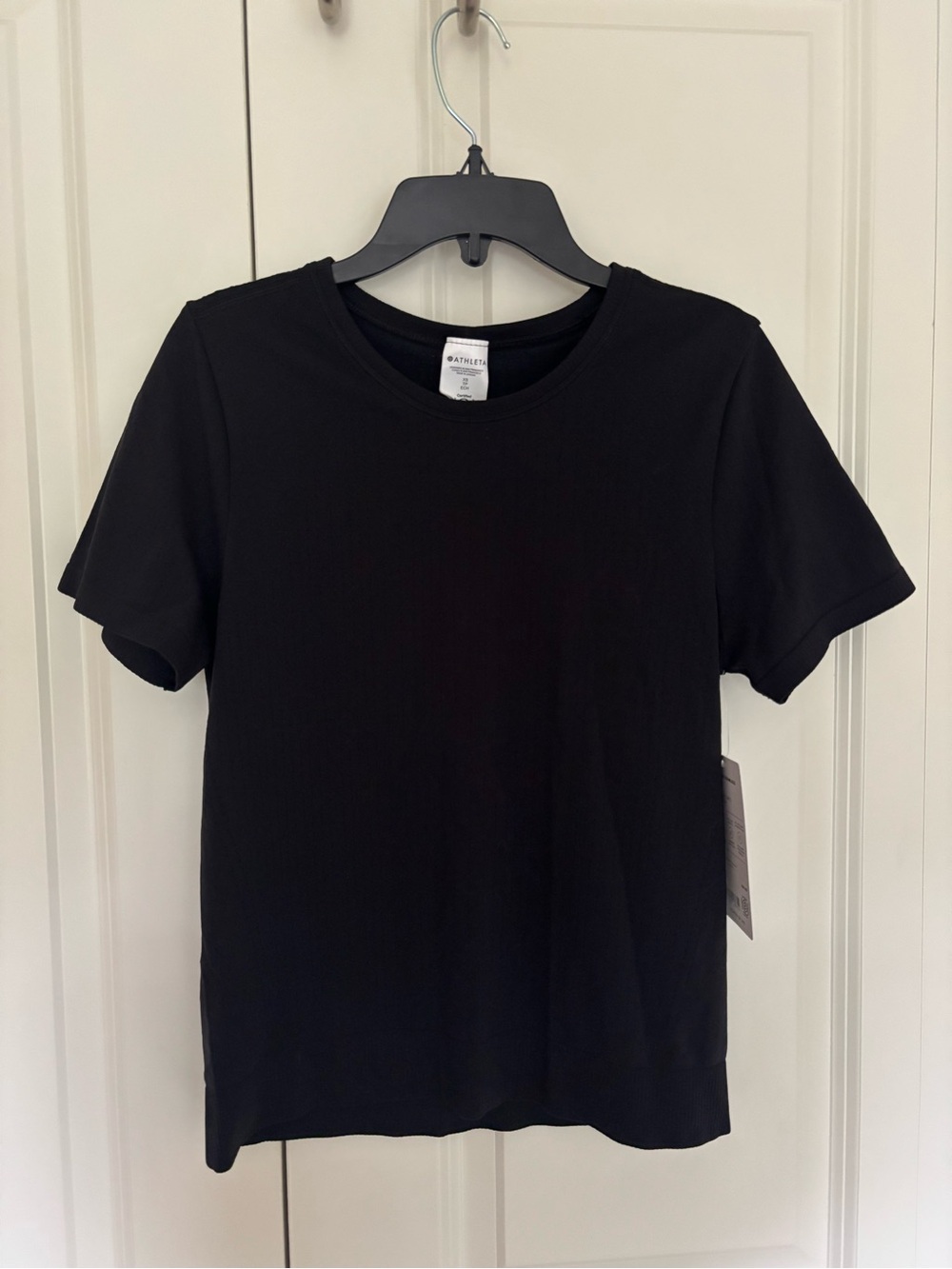 Women’s Athleta in motion seamless tee black sz XS. NWT. Sf/1 cat home